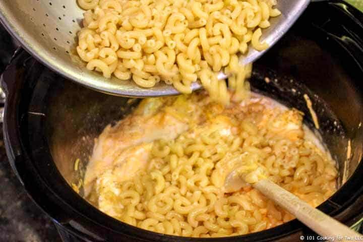 adding cooked macaroni to crock pot wht other ingredients