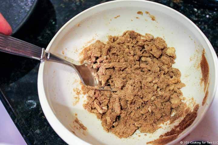 mixing topping in small bowl.