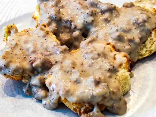 https://www.101cookingfortwo.com/wp-content/uploads/2018/02/Healthier-Sausage-Gravy-and-Biscuits-2b-500x375.jpg