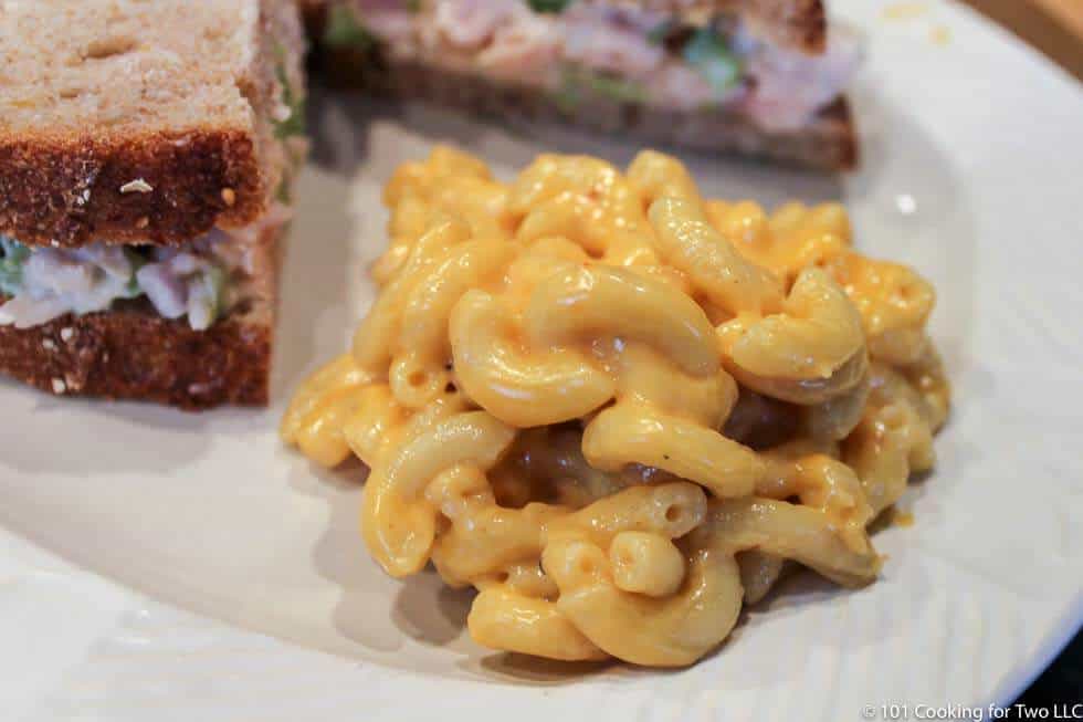 image of mac and cheese on a plate