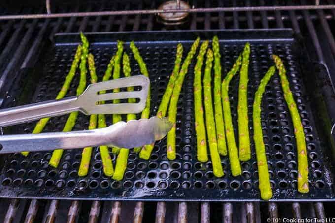 image of asparagus on grill pan