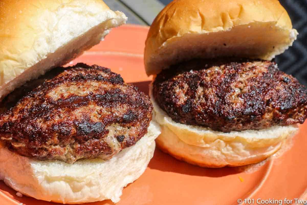 What temperature do you grill hamburgers on a gas grill How To Grill A Hamburger A Beginner Tutorial 101 Cooking For Two