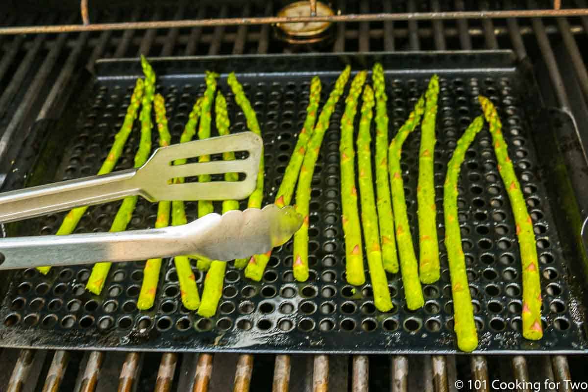 asparagus on a grill tray.