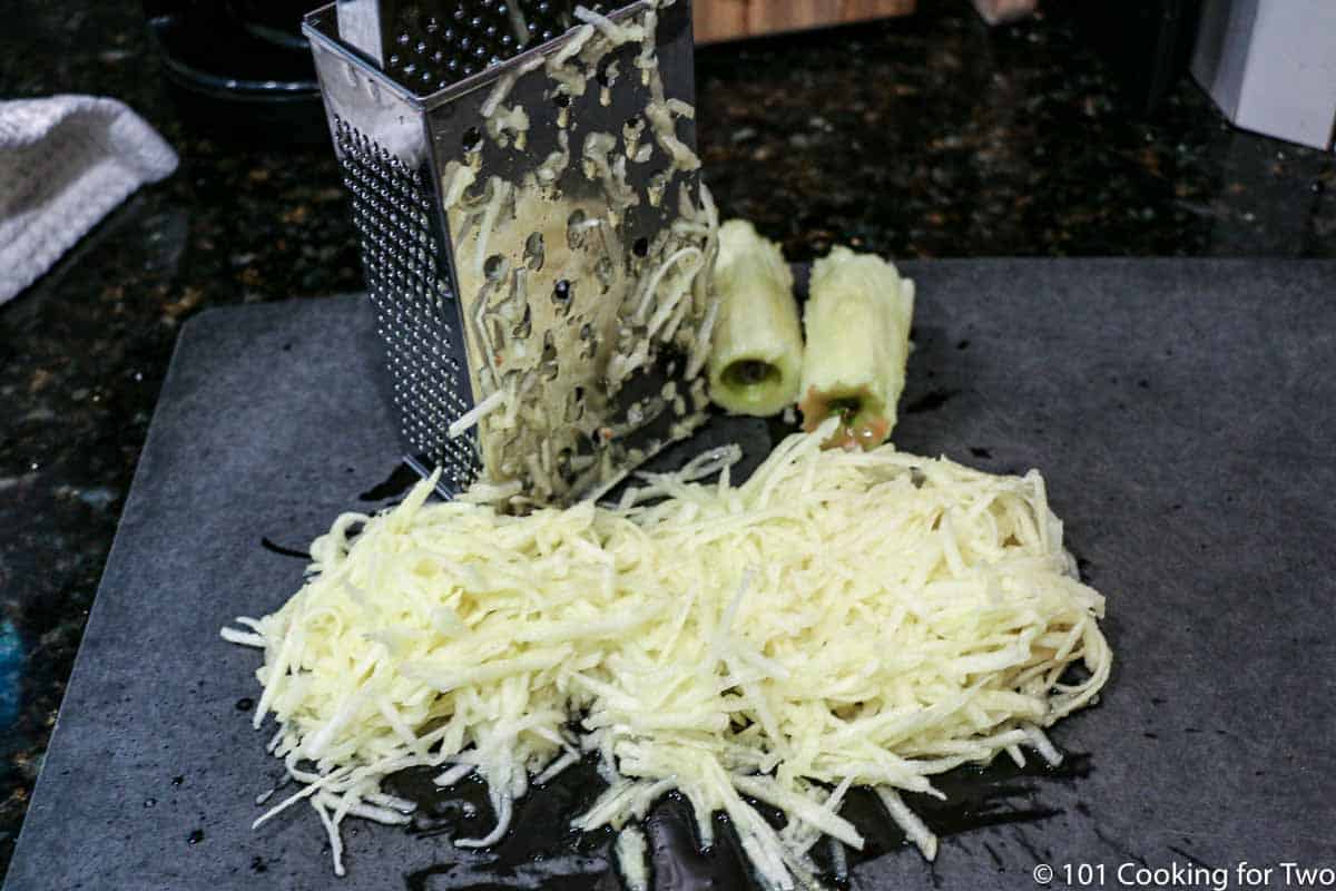 shredded apple with box shredder.