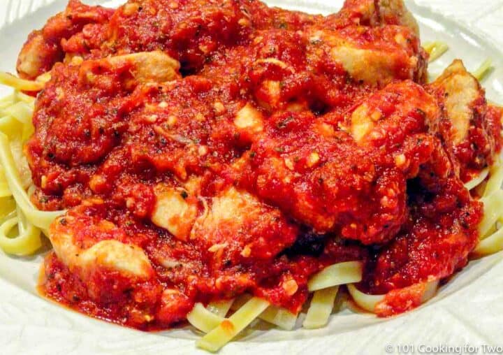 chicken marinara on pasta