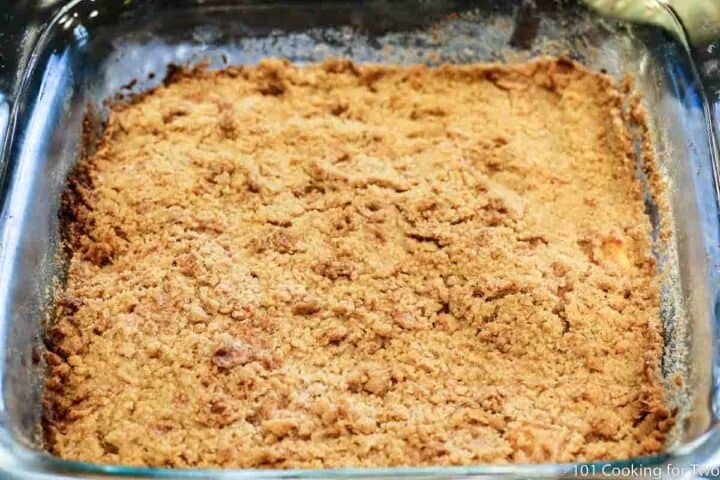 goldern brown apple crisp out of the oven