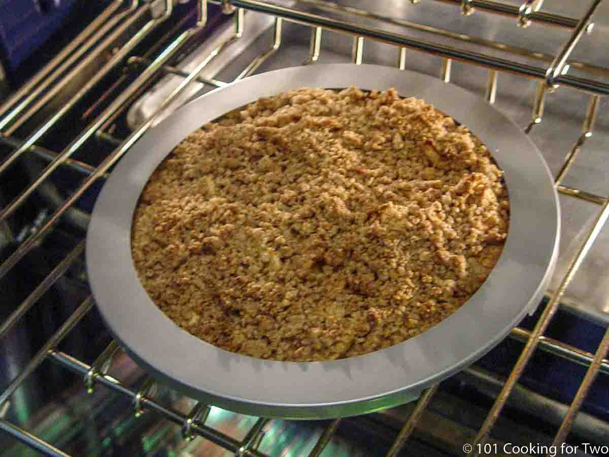 protecing edge of pie while cooking