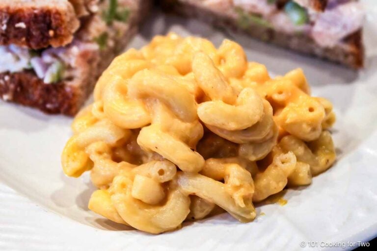 One pot mac and cheese with a chicken salad sandwich.